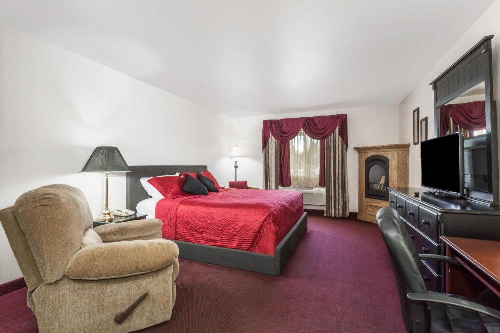 King Studio Suite - Non-Smoking interior